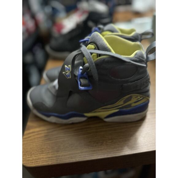 Size 5.5y Jordan 8 Retro 580528-038 - Picture 2 of 5